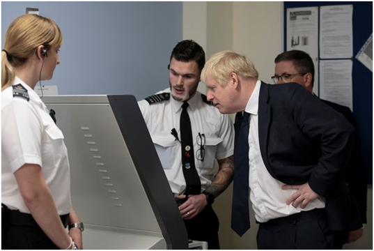亲眼目睹监狱一幕 吓坏了英国新首相(3) 第3页