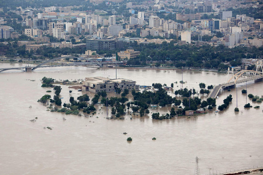 伊朗洪灾影响全国 当局疏散西南部城市数万居民(4) 第4页