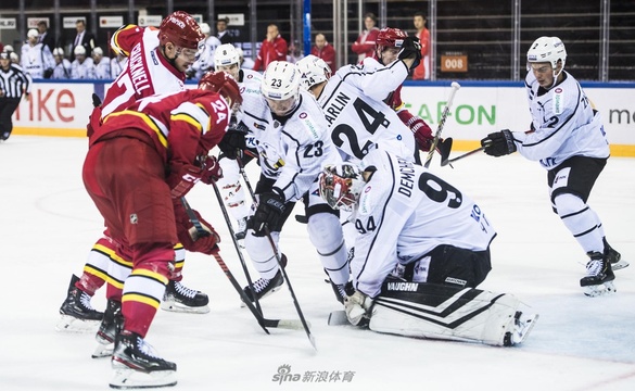 KHL万科龙现场观众近队史纪录(8) 第8页