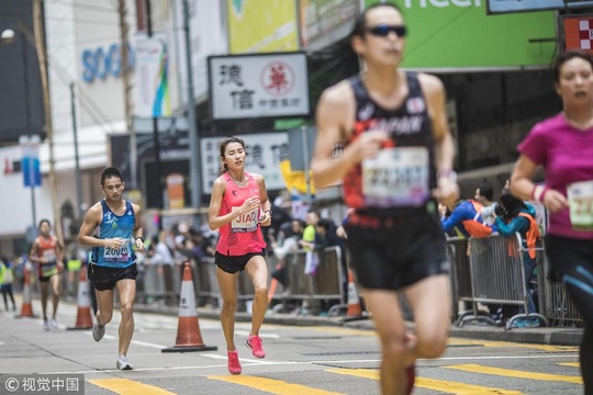 2019香港马拉松开赛 数万跑者与叮叮车同行(5) 第5页