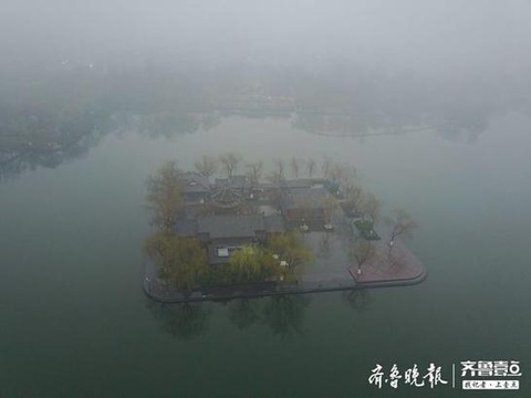 济南大明湖的最美春雨景色 第1页