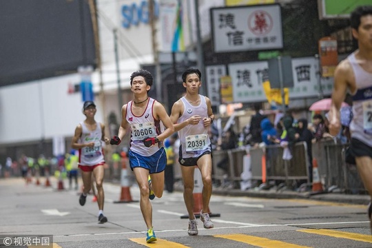 2019香港马拉松开赛 数万跑者与叮叮车同行(4) 第4页