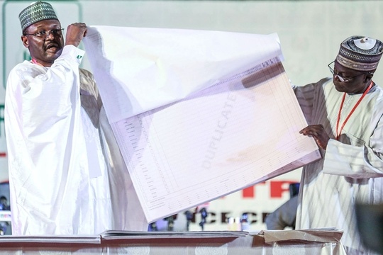 尼日利亚大选结果出炉 总统布哈里成功连任 第1页