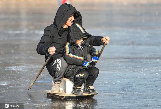 戏雪乐、乐戏雪 沈阳市民户外参与各项趣味冰雪娱乐项目 第1页