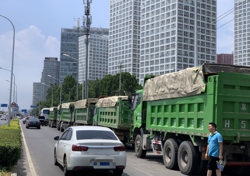 通惠河北路发生路面塌陷 明早恢复通行(3) 第3页