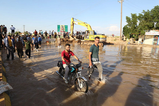 伊朗洪灾影响全国 当局疏散西南部城市数万居民(2) 第2页