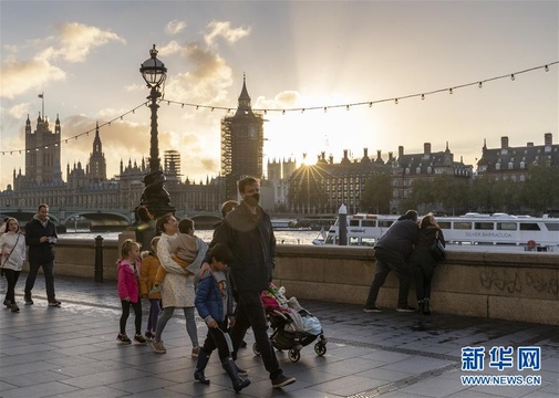 英国新冠确诊病例数过百万 计划再度实施“禁足”措施 第1页