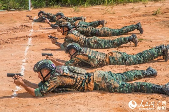 鏖战“魔鬼周”:武警特战队员多科目连贯实施(11) 第11页