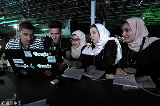 女权的胜利!沙特妇女参加黑客马拉松同男性竞技 第1页