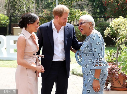 英国哈里王子夫妇访问南非不忘看望曼德拉遗孀 第1页