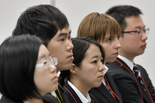 日本迎毕业求职季 众多外国留学生参加求职活动(3) 第3页