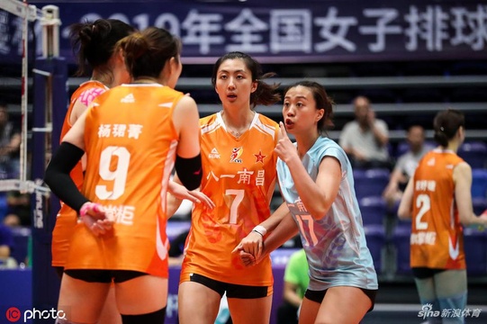 女排全锦赛八一3-1山东进决赛 第1页