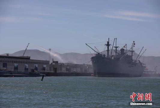 美国旧金山渔人码头起火 二战货轮险“遭殃” 第1页