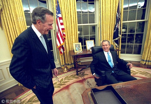 图集回顾:一门两总统 老布什和小布什 第1页
