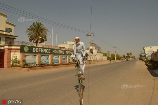 巴基斯坦大爷打造双层自行车 上街超拉风(2) 第2页
