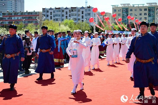 “十四冬”圣火采集暨火炬传递启动仪式在乌兰浩特隆重举行(7) 第7页