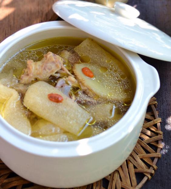 鸡壳枸杞炖竹荪怎么做?