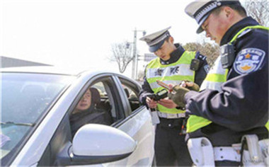 汽车违章扣分去哪处理