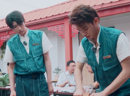 第1期:蔡徐坤黄明昊互捧式友情