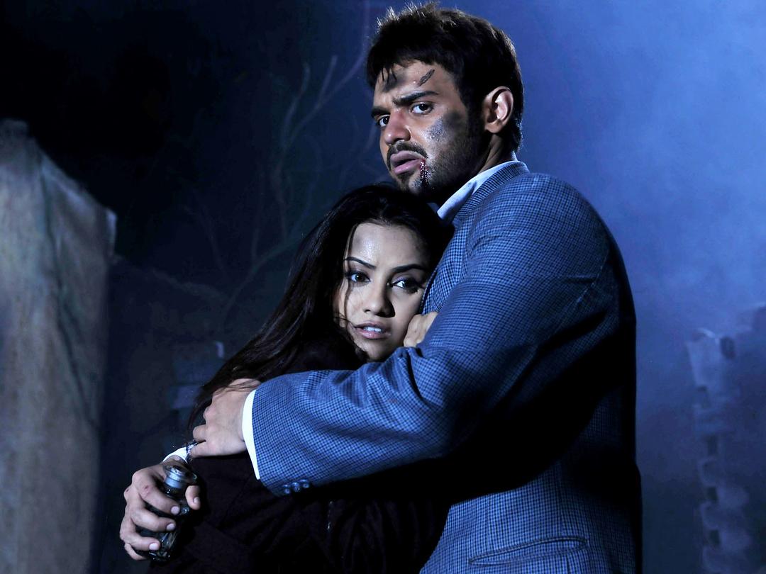 电影《灵异鬼宅 - 3d》bd高清版片源,可在线播放《灵异鬼宅 - 3d》