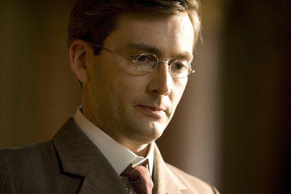 《爱因斯坦与爱丁顿》全集-高清电影完整版-在