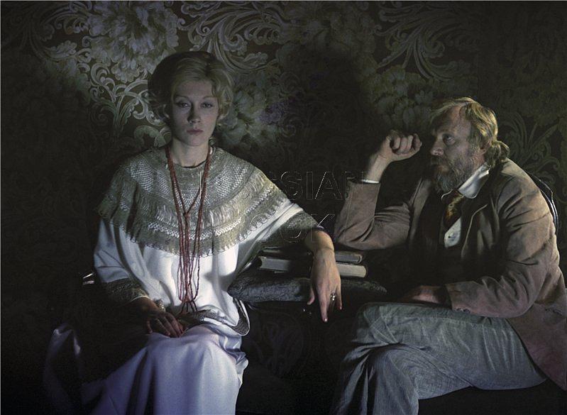 《万尼亚舅舅》-高清电影-在线观看