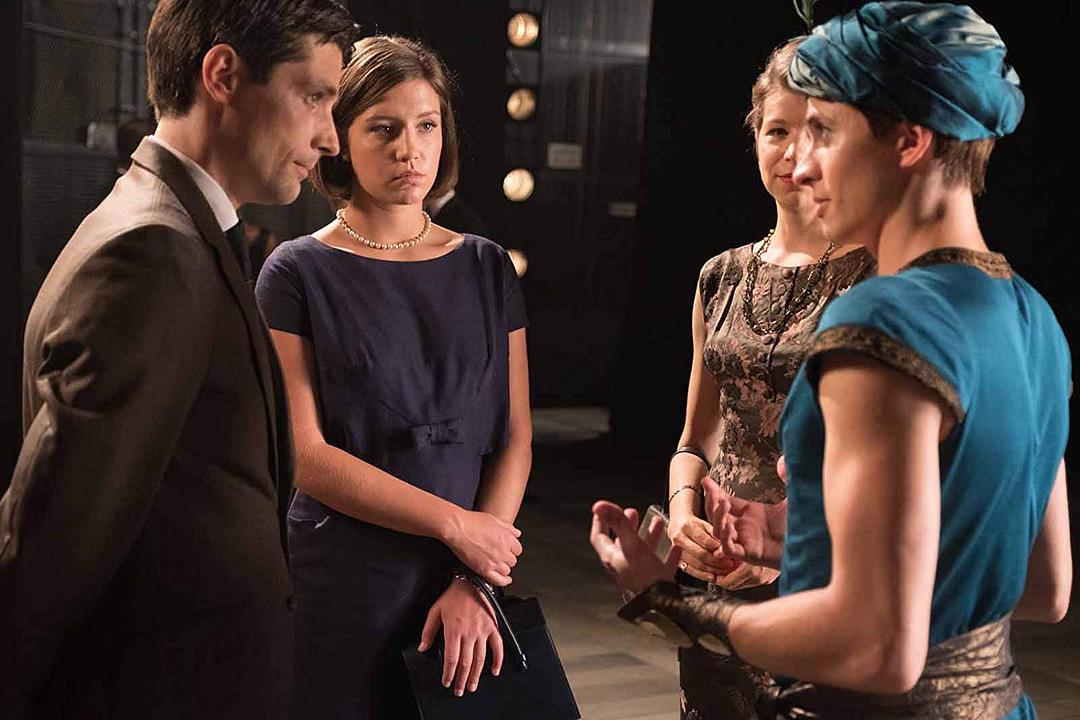 《白乌鸦》-高清电影-完整版在线观看