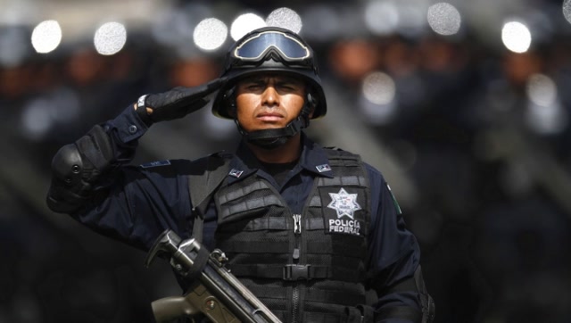 枪杀缉毒市长斩首缉毒警察世界有名的墨西哥毒贩有多猖狂