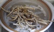 茶树菇排骨汤的做法及功效 茶树菇排骨汤的做法