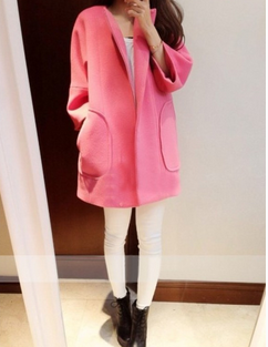 粉色呢子大衣怎么搭配鞋子 粉色呢子大衣怎么搭配