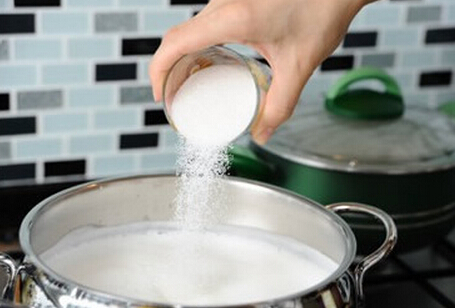 煮牛奶的正确方法 牛奶煮多久合适 煮牛奶的正确方法