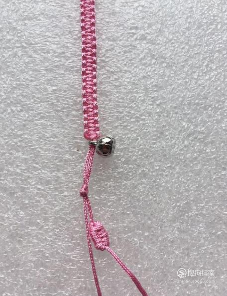 平结手链编织方法 手工编织：平结五彩手链的简单编法