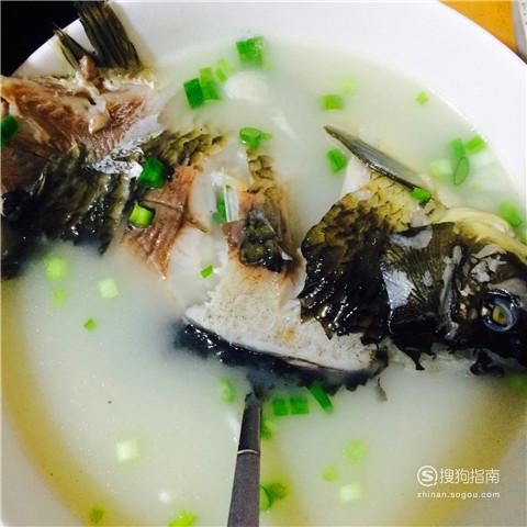 怎样做鲜鱼汤好喝 如何做好喝鲜美的鱼汤