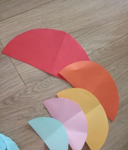 手工卡纸做彩虹的步骤 手工彩虹怎么做卡纸