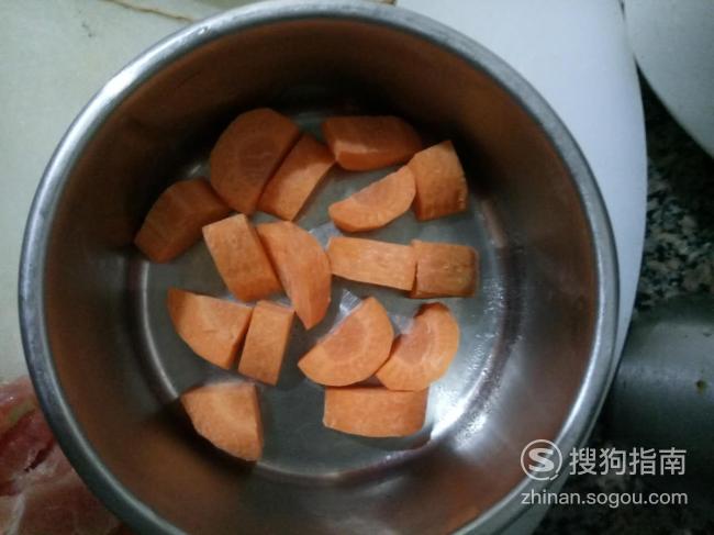 茶树菇筒子骨汤的做法 茶树菇筒骨汤的家常做法优质
