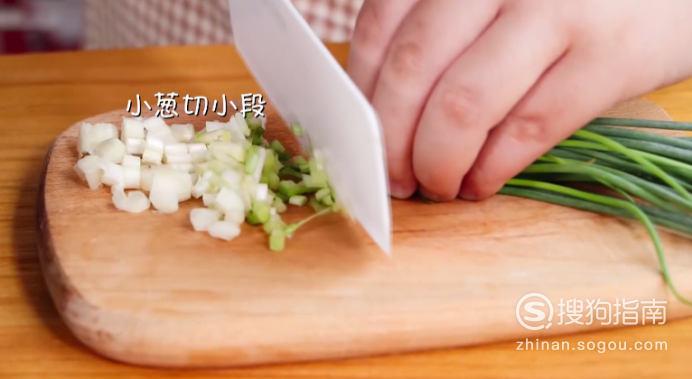 小葱拌豆腐大全 夏日小菜：小葱拌豆腐的做法！