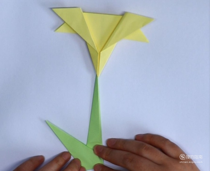 花朵的折纸方法 简单漂亮 折纸：花朵，非常美丽的花朵折纸，步骤超级简单