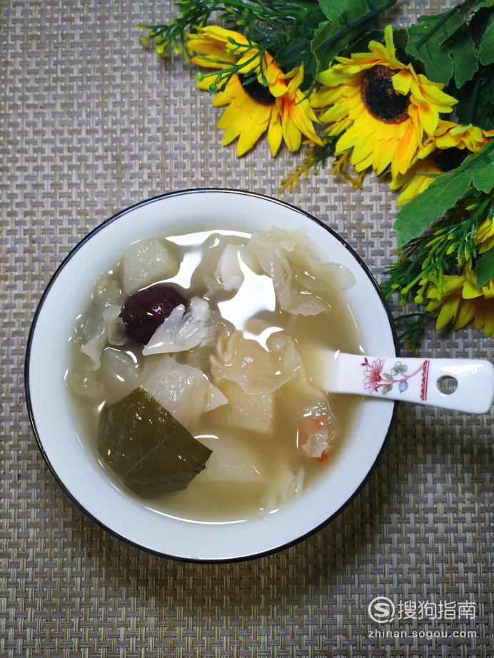 百合枇杷雪梨汤的功效窍门 怎样做美味的雪梨枇杷百合汤？优质