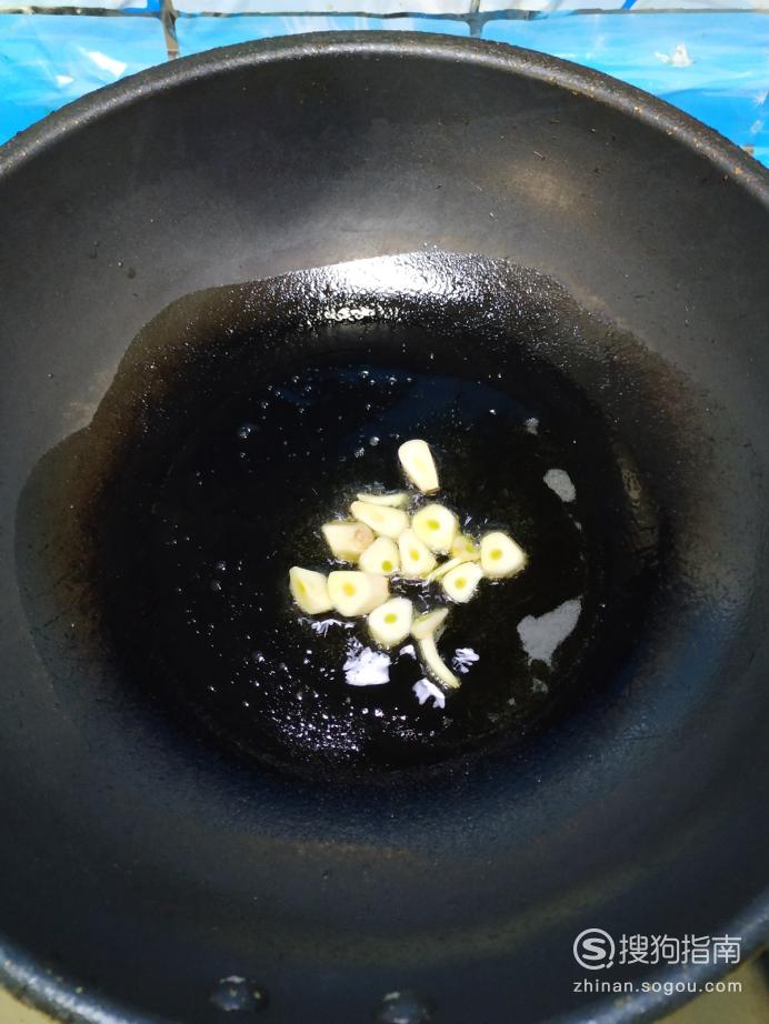 胡萝卜鸡蛋汤面的做法 怎样做美味的双萝卜松花蛋汤面？优质